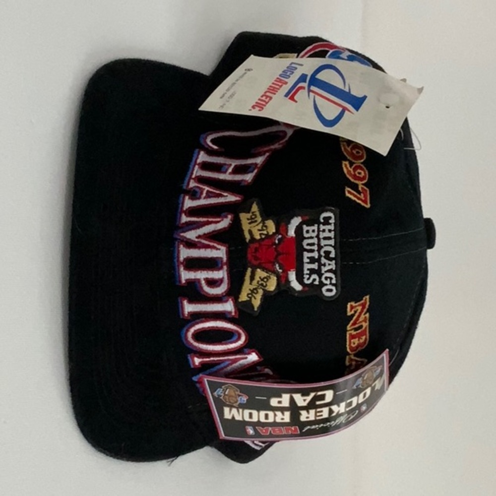 Vintage Authentic Chicago Bulls 1997 NBA Champions Locker Room Hat Snapback